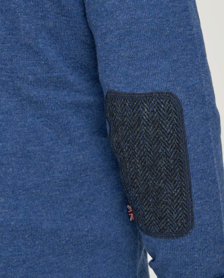 Merino-lamswol herentrui "Jordan" in denim blue – met Harris Tweed details - Wellington of Bilmore