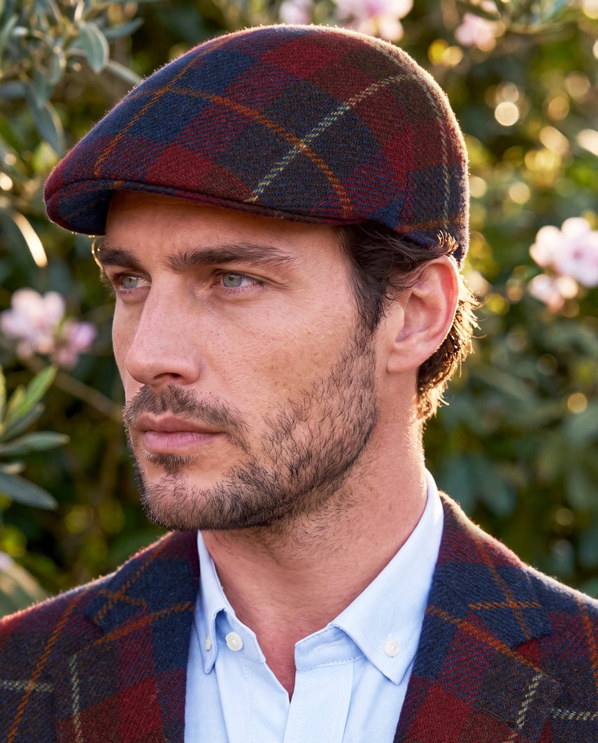 Flatcap "Henry Cap" van origineel Harris Tweed in berry check - Wellington of Bilmore