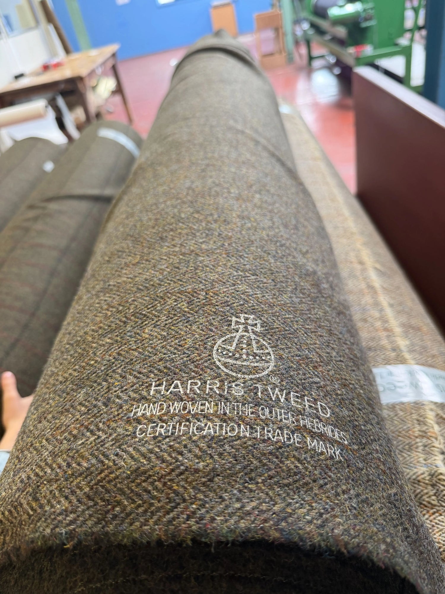 Originaler Harris Tweed erkennen: das Orb Mark und das Echtheitszertifikat - Wellington of Bilmore