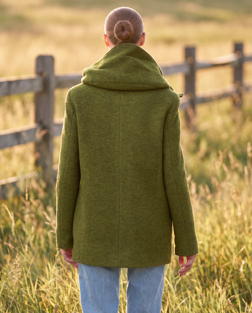 Damen-Walkmantel „Cosy Sarah“ aus gekochter Wolle in Moss Green