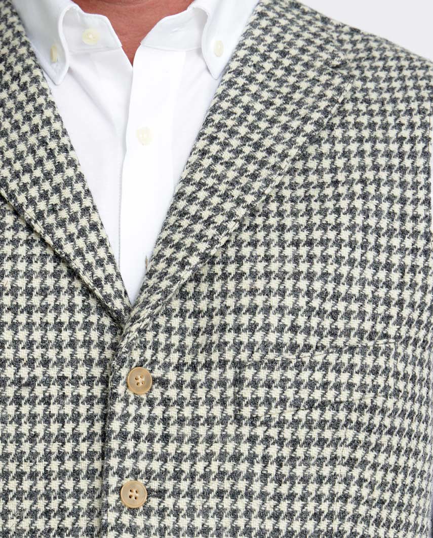 Harris Tweed Weste "Wales" in in grey-cream houndstooth
