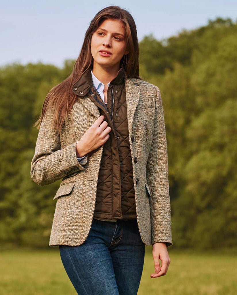 Harris Tweed Blazer ''Carola'' in Sand Herringbone - Wellington of Bilmore