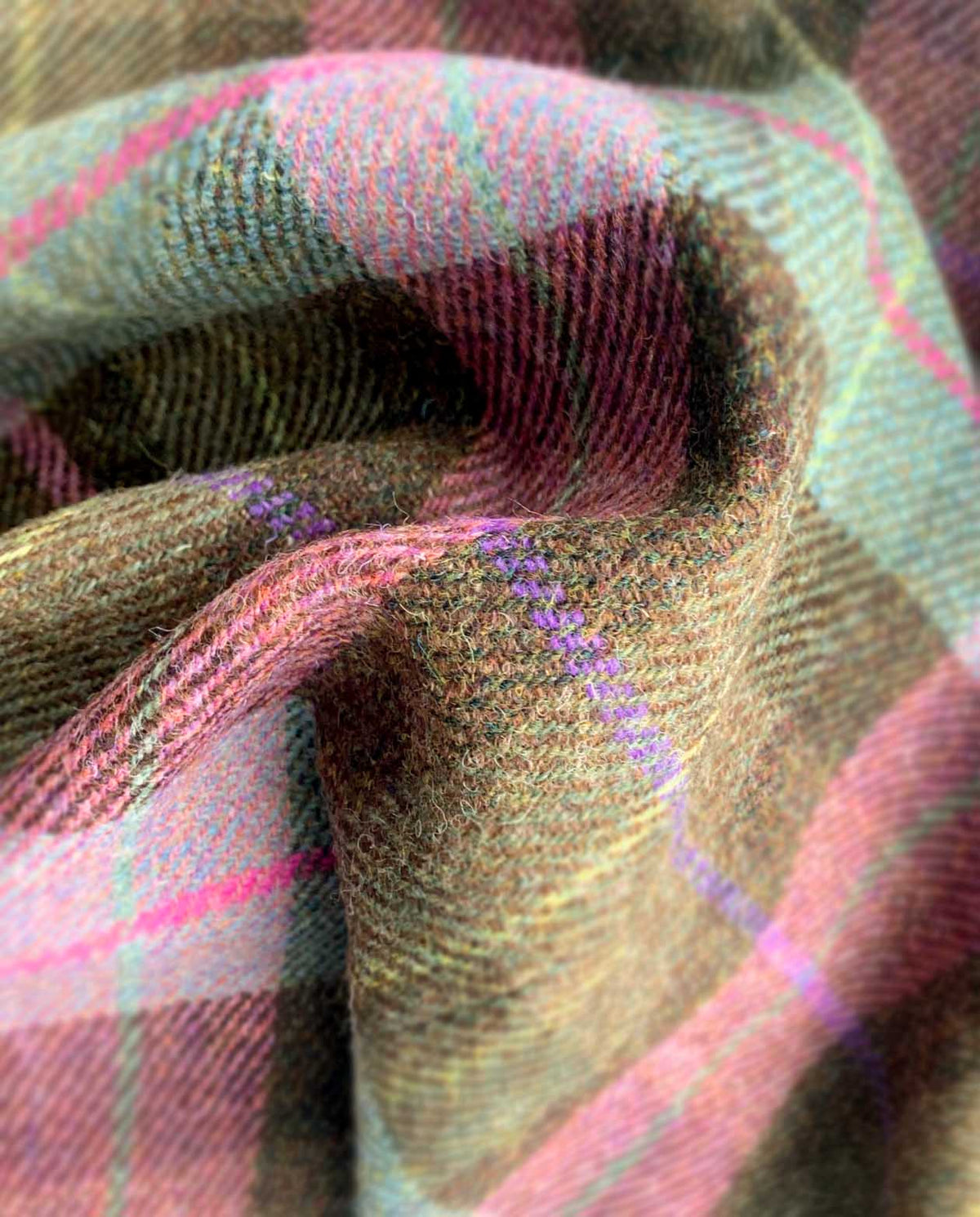 Harris Tweed blazer "Carola" in Tartan Check - Wellington of Bilmore