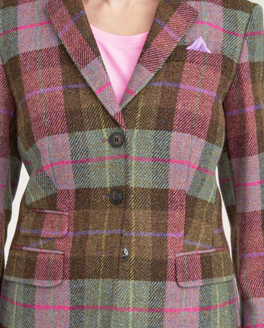 Harris Tweed blazer "Carola" in Tartan Check - Wellington of Bilmore