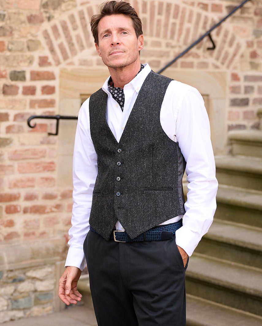Harris Tweed Weste ''Tailor'' in charcoal - Wellington of Bilmore