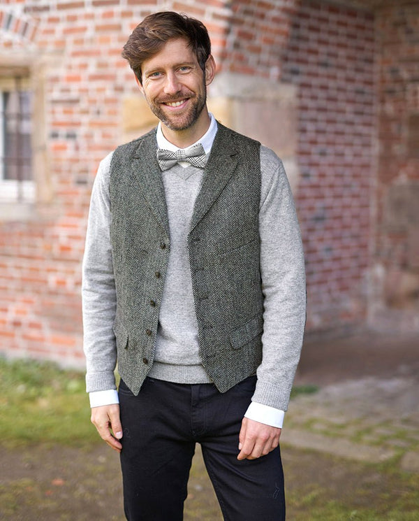 Harris Tweed gilet "Wales" in black herringbone