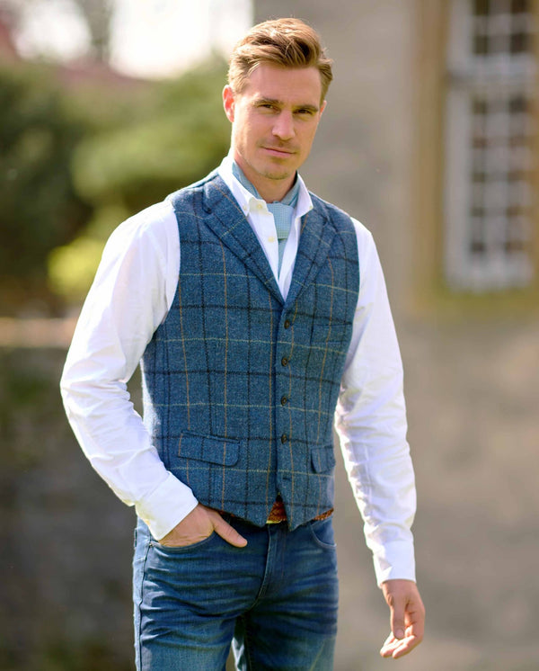 Harris Tweed gilet "Wales" in blue overcheck