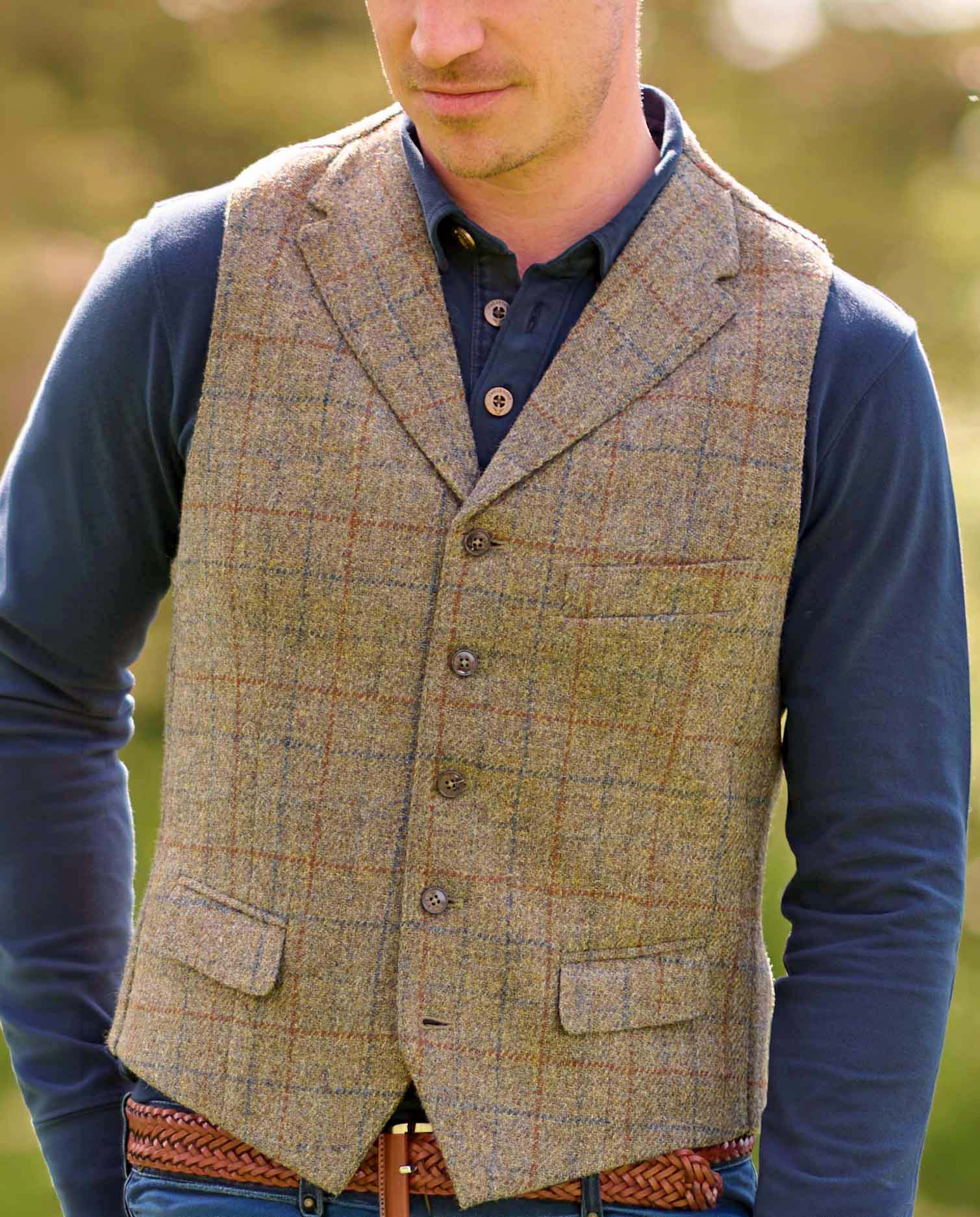 Harris Tweed Weste ''Wales'' in Walnut Check - Wellington of Bilmore