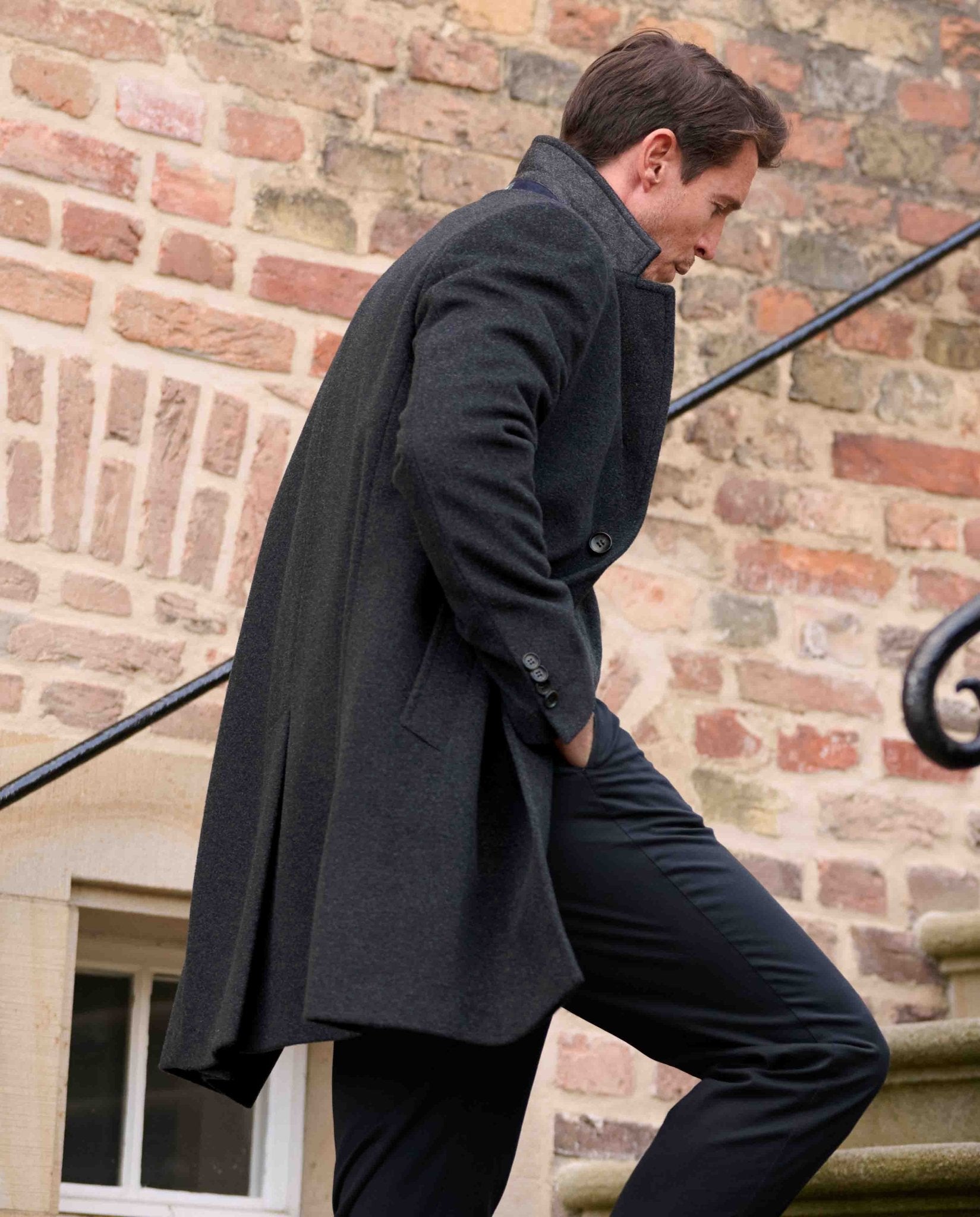 Herrenmantel ''Howard'' in anthrazit aus Woll - Kaschmirmix - Wellington of Bilmore