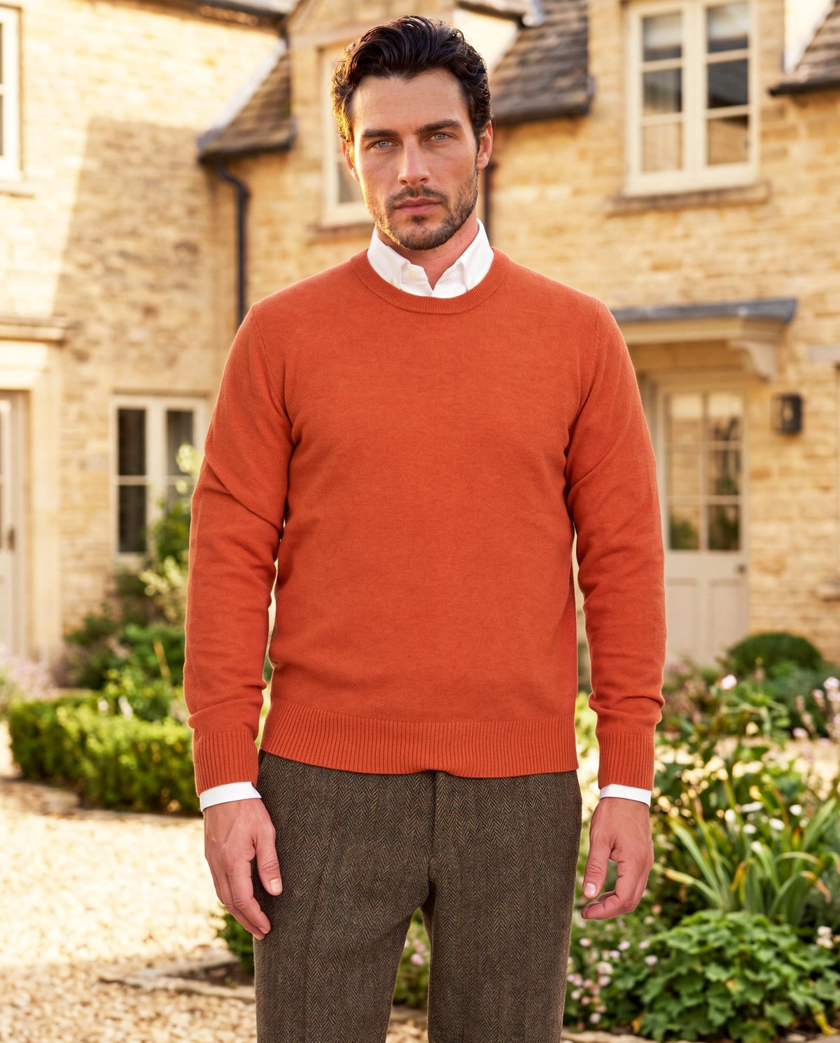 Merino-Lambswool Herrenpullover „Jordan“ in burned orange – mit Harris-Tweed-Details - Wellington of Bilmore